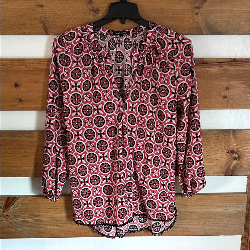 Simply Southern Red and Black Patterned Blouse Size M 3/4 Puff Elastic Sleeves
